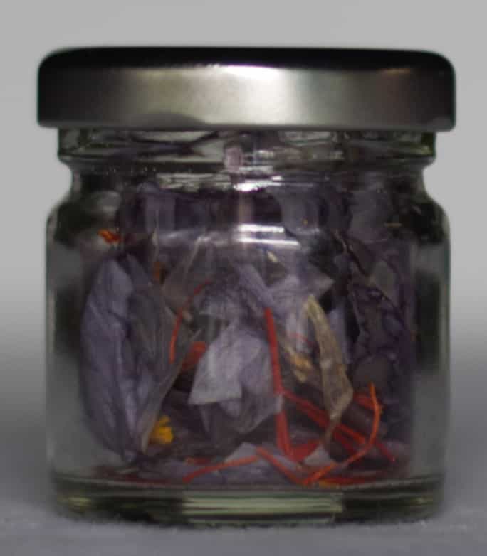 1 gram of freeze-dried Whole Saffron Flower: Stigma + Petals. Unique ingredient not sold anywhere else, Alpine organic saffron grown and handpicked in Tolmin, Slovenia mountain region. Tested and awarded by Milan University.