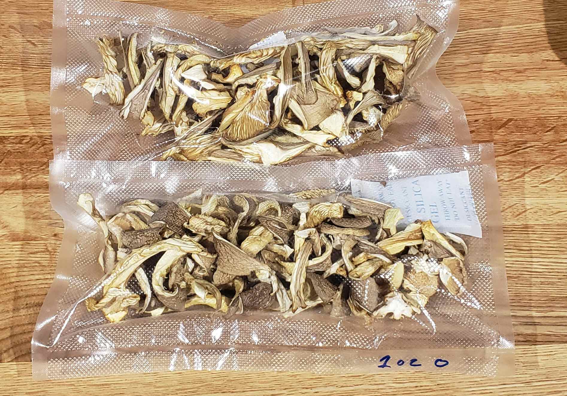 Dried Wild Oyster Mushrooms (per 1oz) FREE SHIPPING!